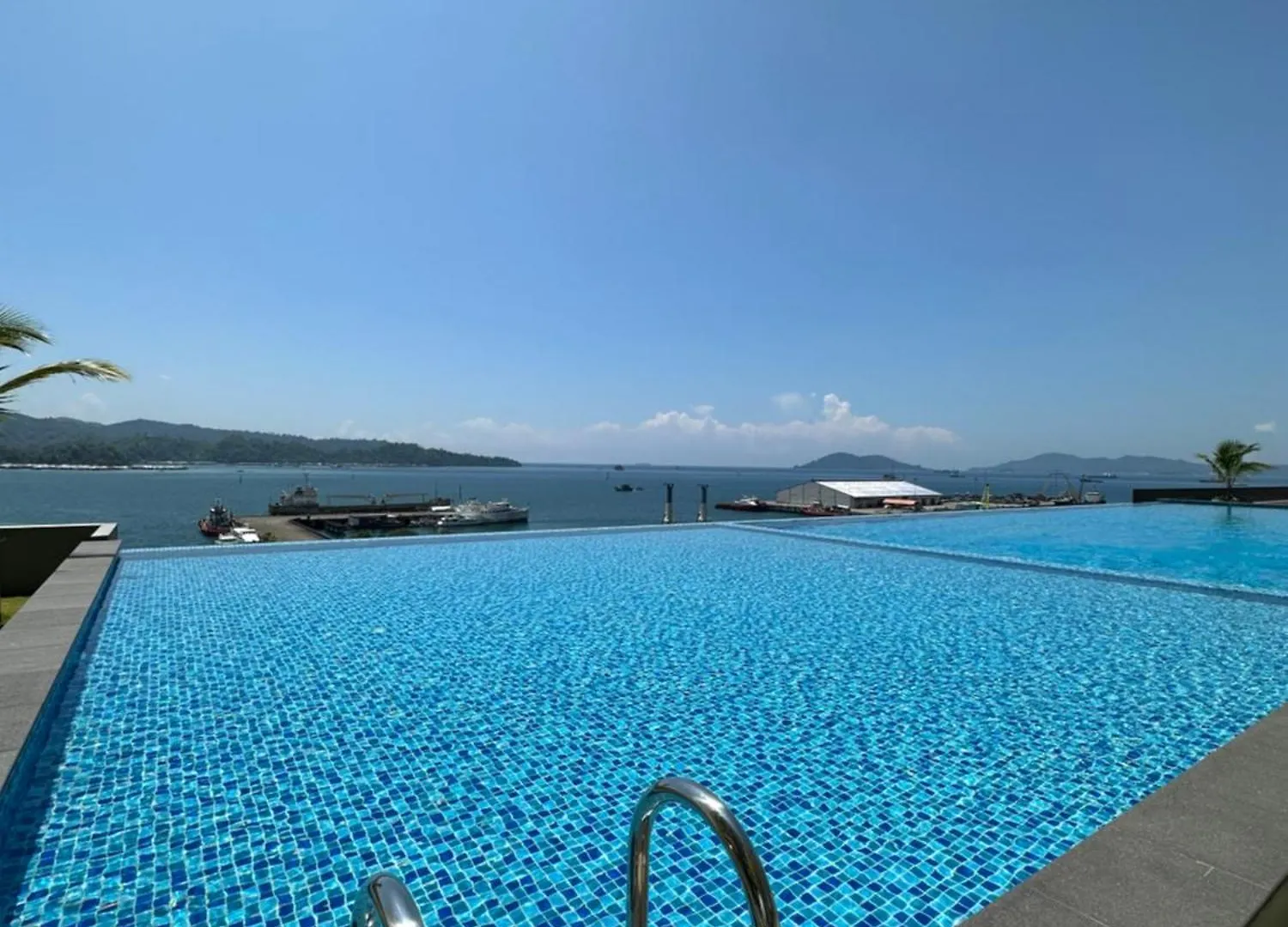 Jesselton Quay - Suite 1 By Staycation Suites Kk Kota Kinabalu Apartment